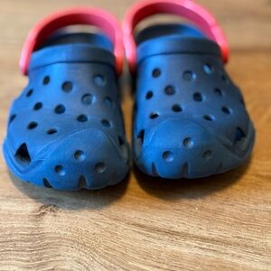 Crocs Black and Red Clogs size-c. 8 EUC